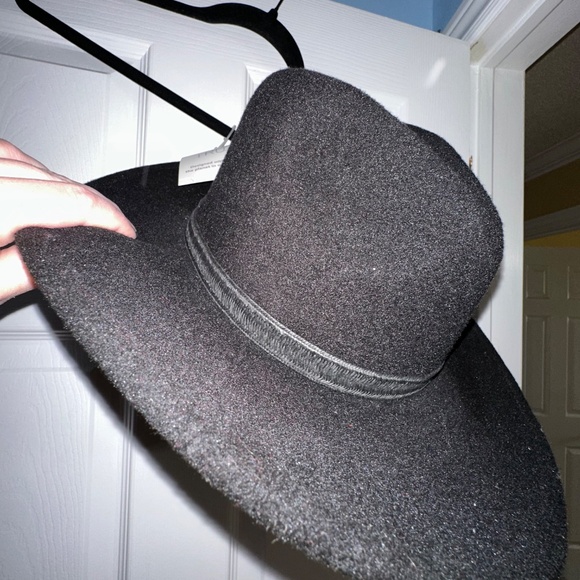 Time and Tru Black Felt Hat – NWT, Adjustable - Picture 3 of 6
